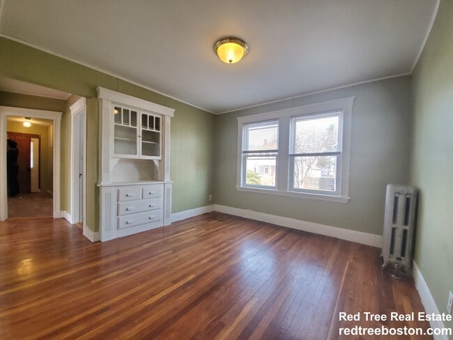 Primary Photo - 31 Lyman Ave