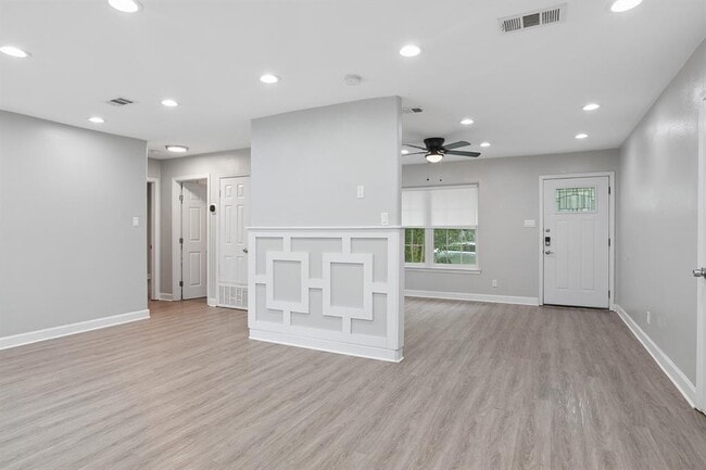 Building Photo - 2308 Devonshire Dr