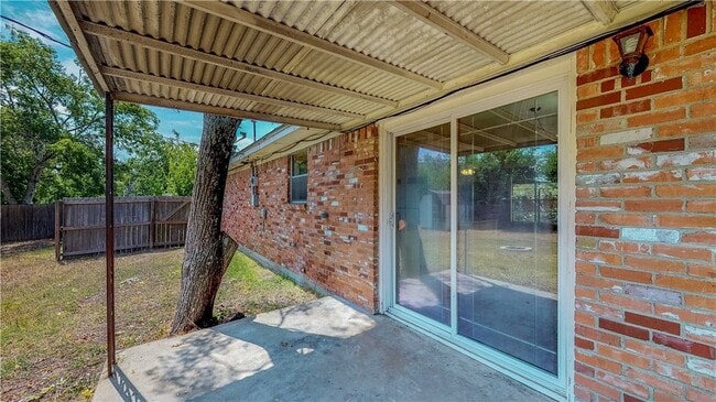 Building Photo - 1407 Lawyer St