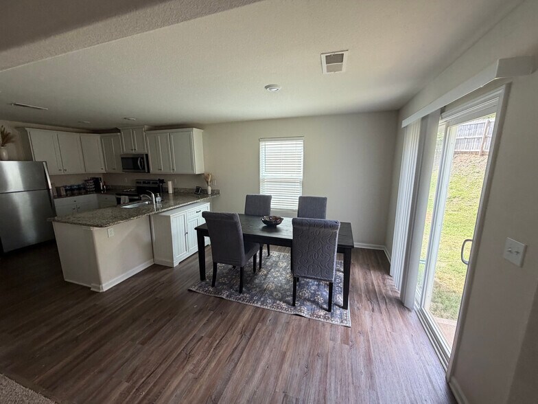 Building Photo - Room in House on Creedmore Hills Dr