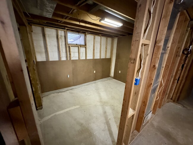 Basement room - 1811 Clifford Dr