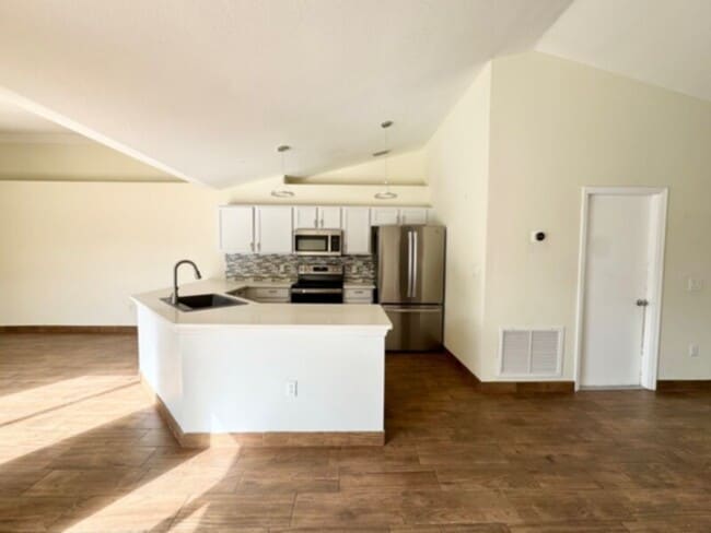 Building Photo - Stunning 4 Bedroom, 2 Bath Home with HUGE Patio &amp; Backyard