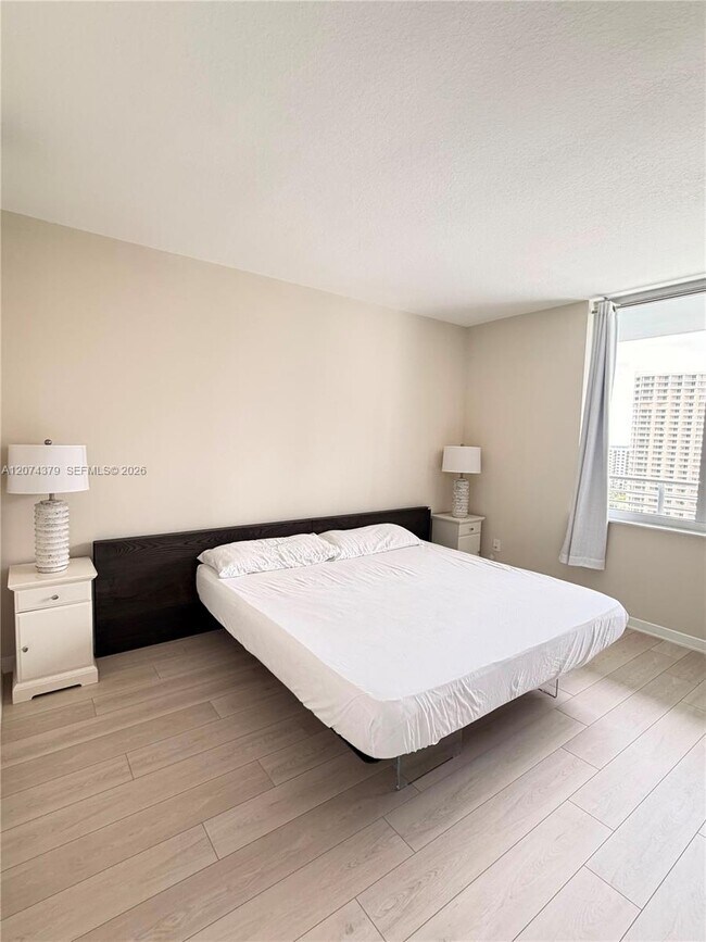Building Photo - 335 S Biscayne Blvd