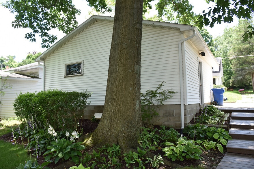 Building Photo - 618 Walnut St