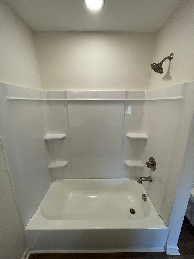 Building Photo - Completely remodeled 3/2 House- $2,150