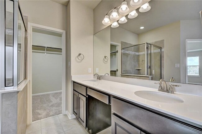 Building Photo - 2208 Cabrillo Path