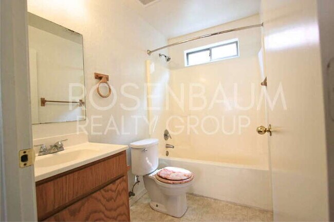 Building Photo - 507 E 10th Ave