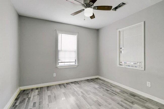 Building Photo - 7438 Bywood St