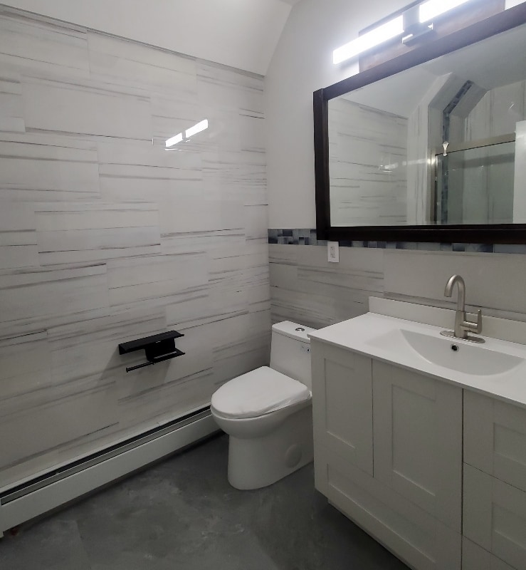 Building Photo - 232 1st St