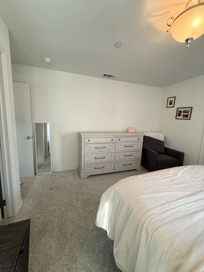 Building Photo - Templeton Ranch 3 Bedroom 2 Bathroom Single Family Home Available 3/15/26