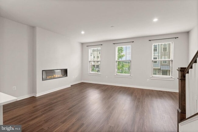 Building Photo - 1109 Madeira Terrace SE