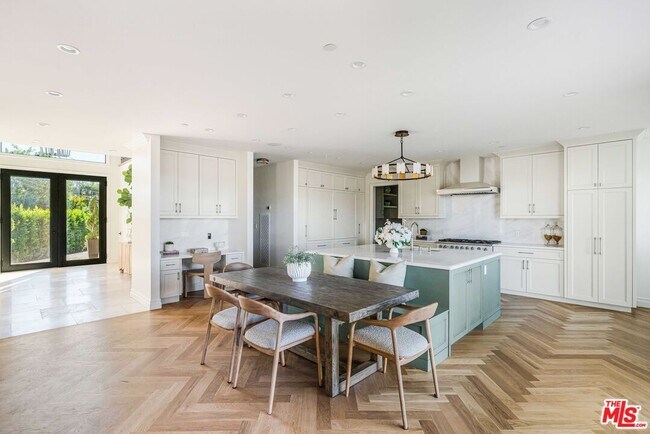 Building Photo - 1900 Bel Air Rd