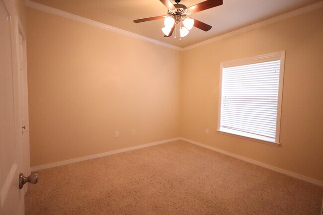 Building Photo - 1490 Bentley Cir