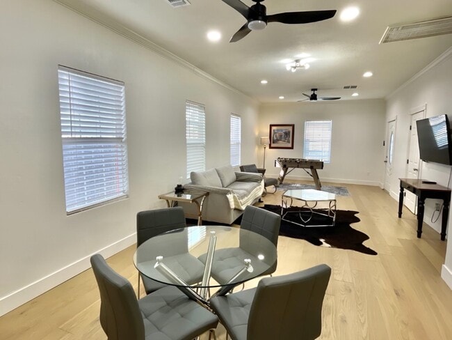 Building Photo - 301 Tabor St