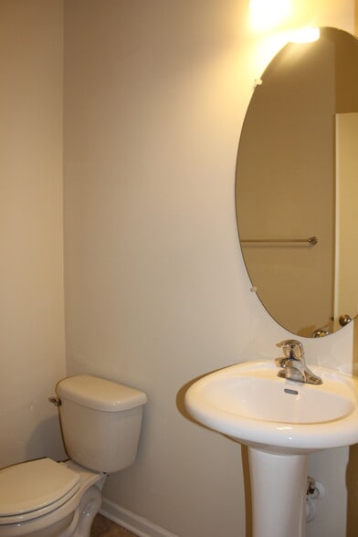 Building Photo - 3535 Sun Trl