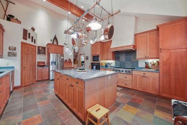 Building Photo - 9154 Daybreaker Dr