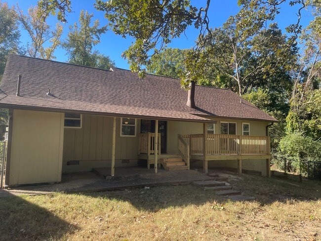 Building Photo - 1211 Essex Ln