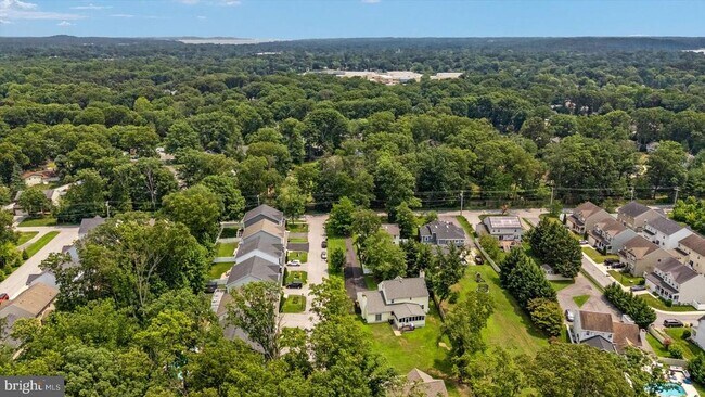 Building Photo - 806 Lynwood Ln