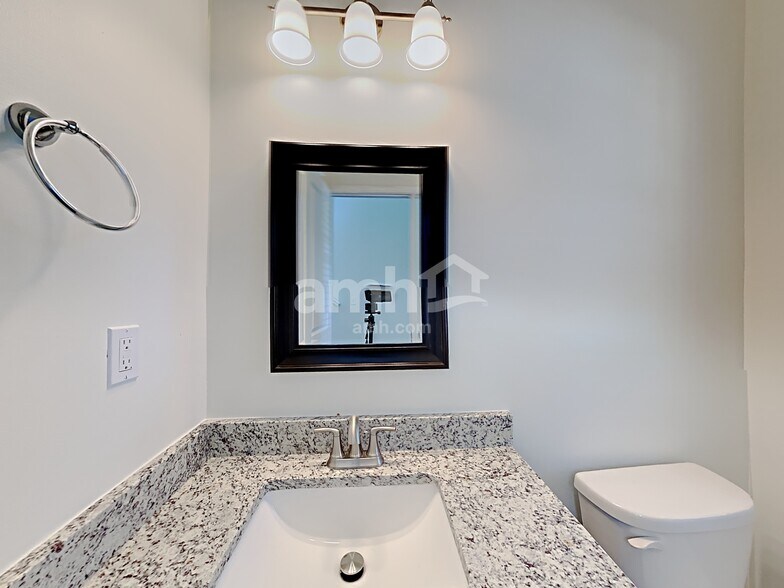 Building Photo - 3168 Altamont Ct S W