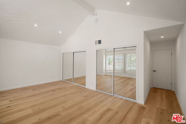 Building Photo - 10311 Clusterberry Ct