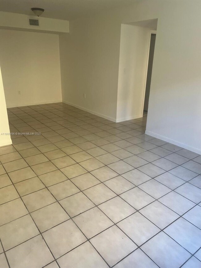 Building Photo - 686 NW 114th Ave