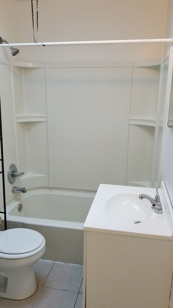 Building Photo - Immaculate Unit - Oak Lane