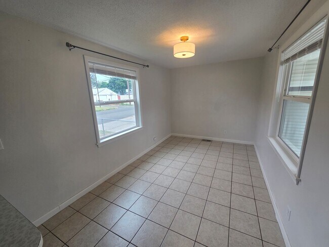 Building Photo - Audubon-Downriver Neighborhood 3+ bedroom, 1 bath corner lot with large, fenced yard