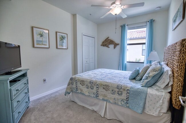 Building Photo - Seasonal Short-Term Coach Home 2-Bedrooms plus den, 2-Bath in Gran Paradiso!