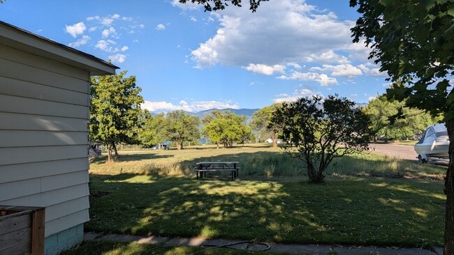 Building Photo - Our Western-Coastal Shabby Chic house Avai...