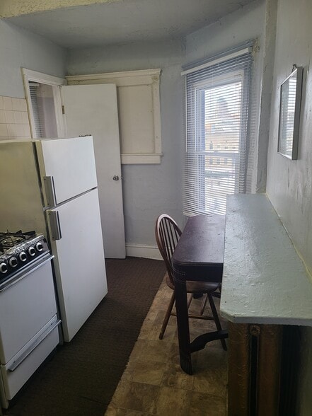 Building Photo - 2344 Prospect Ave E