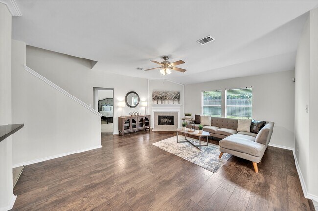 Building Photo - 1911 Mound Lake Dr