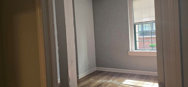 Building Photo - 160 Lafayette St