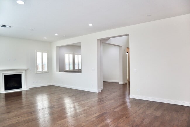 Building Photo - Stunning 3,400 Square Foot Home For Rent! ...