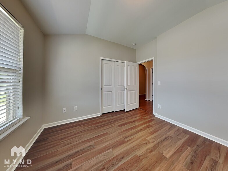 Building Photo - 70 Briar Ridge Ln