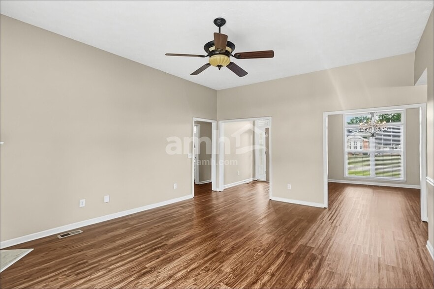 Building Photo - 201 Fox Hunt Ln