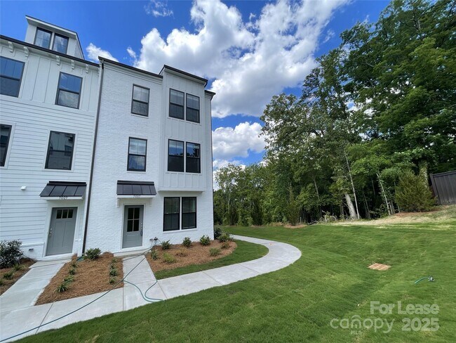 Building Photo - 5005 Layman Dr