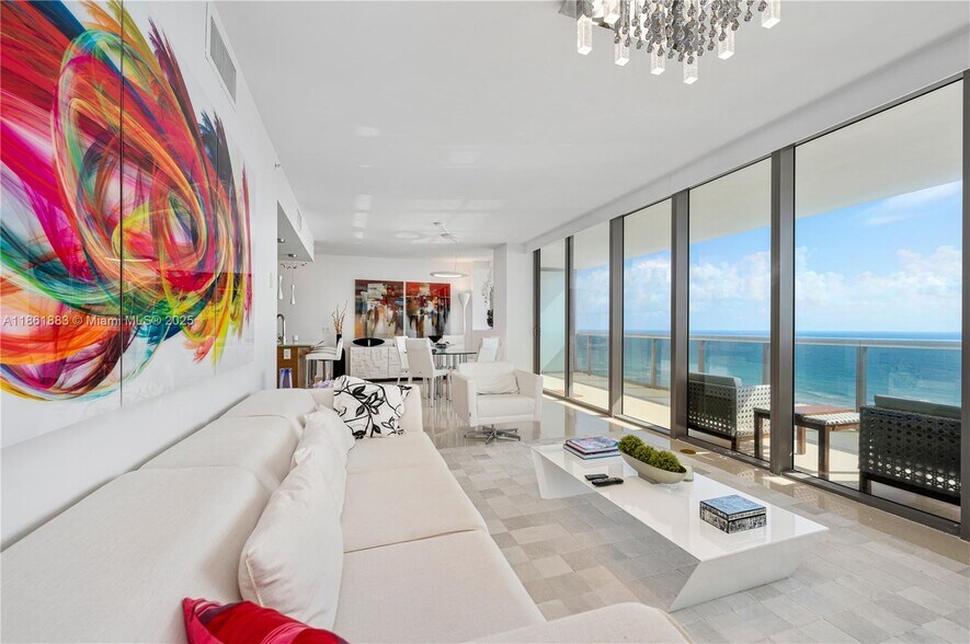 Building Photo - 5875 Collins Ave