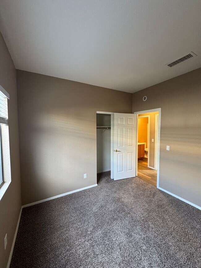 Building Photo - 9450 W Quail Ave