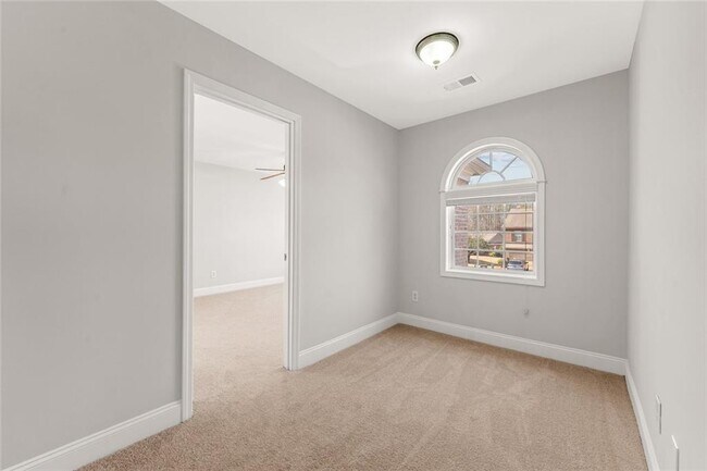 Building Photo - 3329 Rosecliff Trace NE