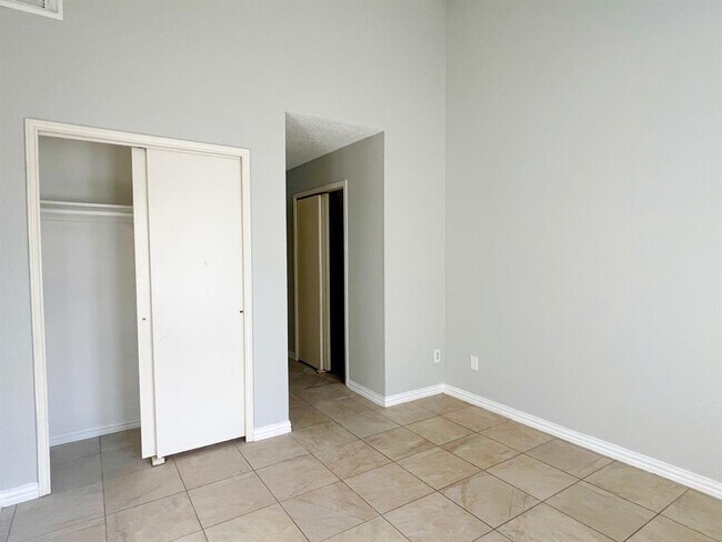 Building Photo - 18586 N Lyford Dr