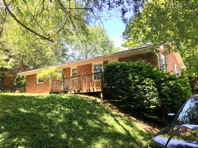 Building Photo - 507 N Gilmer Park