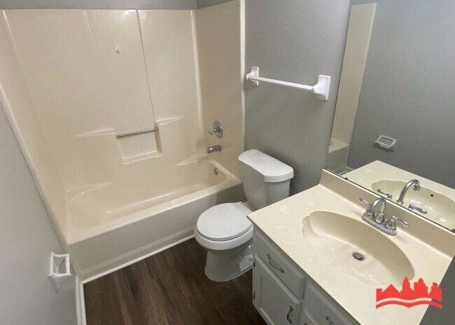 Building Photo - 3932 Oak Branch Cir E