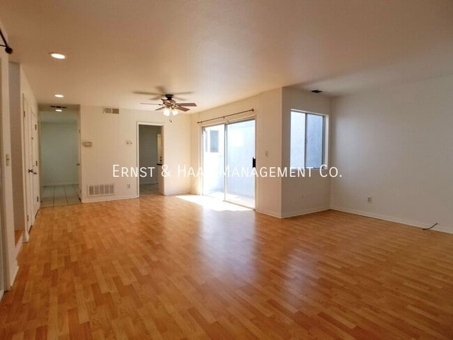 Building Photo - 3824 Golden Ave