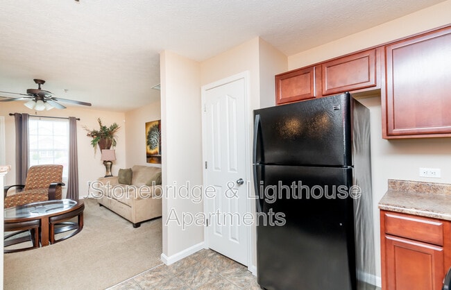 Building Photo - 201 Stonebench Cir