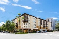 Building Photo - 200 4th Ave S