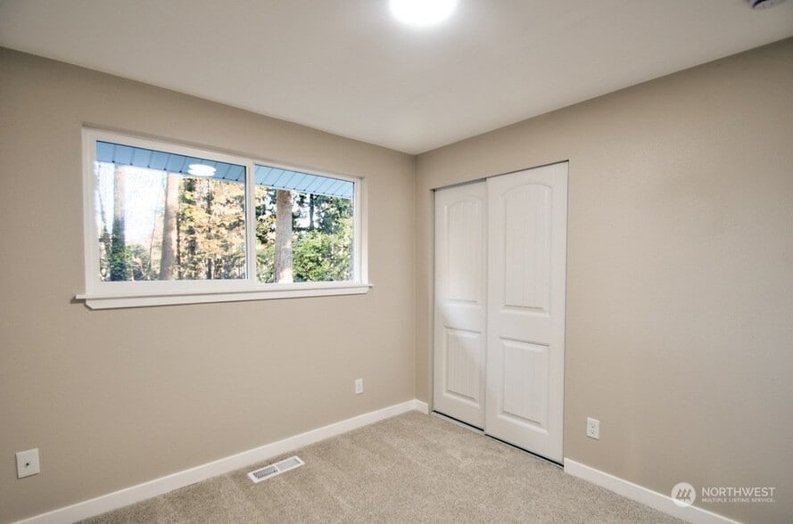 Building Photo - 6720 Alder Glen Dr SE