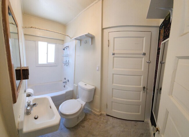 Building Photo - Jeffrey and Foothill Properties