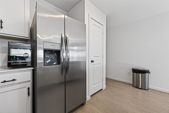 Building Photo - 28923 Great Cyn Dr