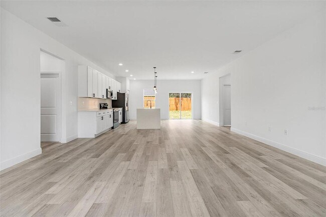 Building Photo - 5107 SW 164th Street Rd