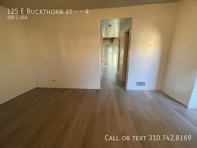 Building Photo - 125 E Buckthorn St